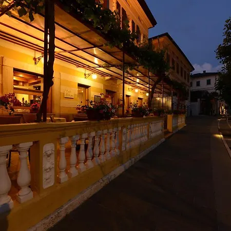 Hotel Vittoria 3*